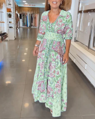 Abito estivo con scollatura a V e maniche 3/4