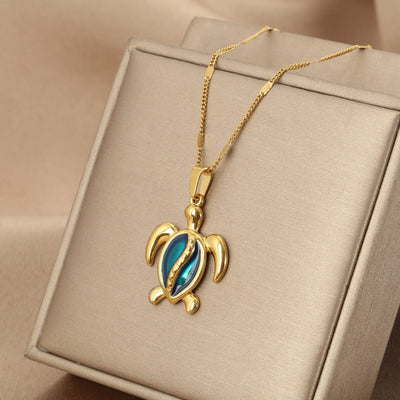 Chantal™ | Collana Tartaruga in Oro con Opale Blu